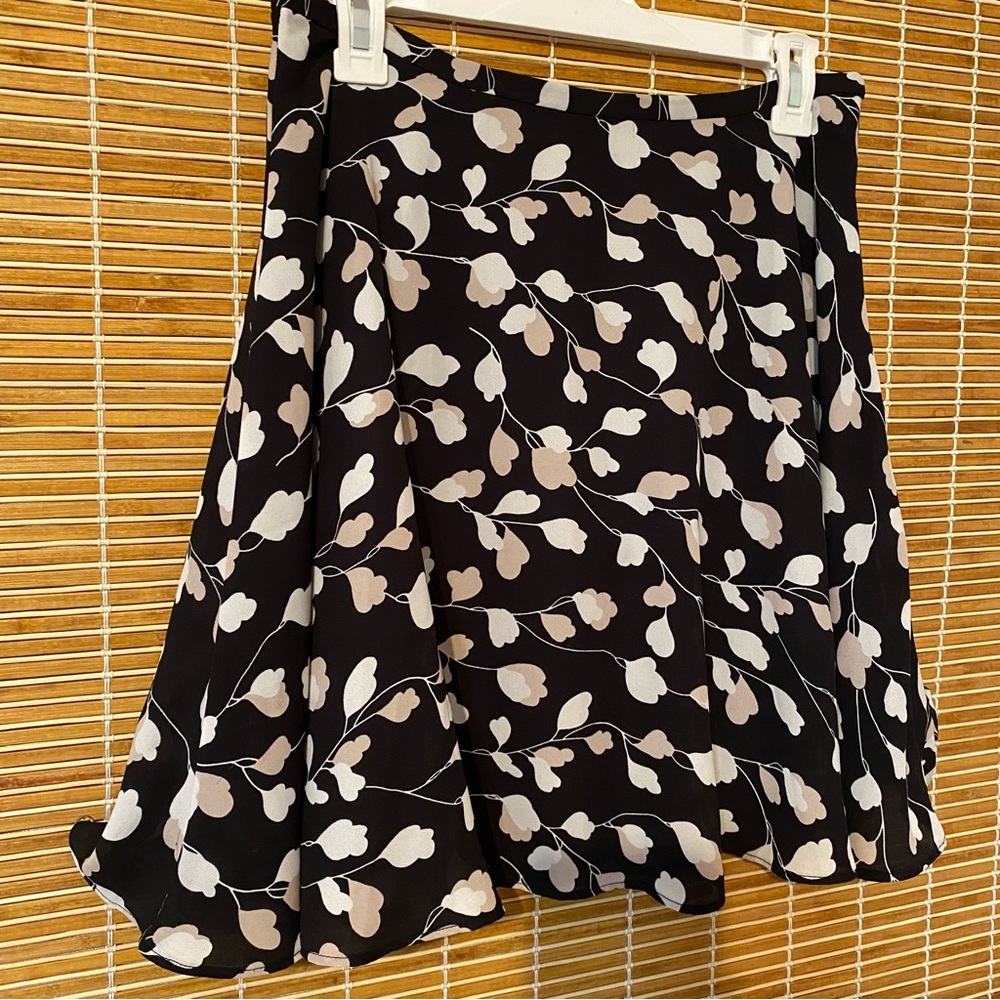 Ann Taylor Loft Black and White Floral Skirt With Lining